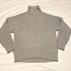 GAP | Heather Grey Knit Sweater - Medium